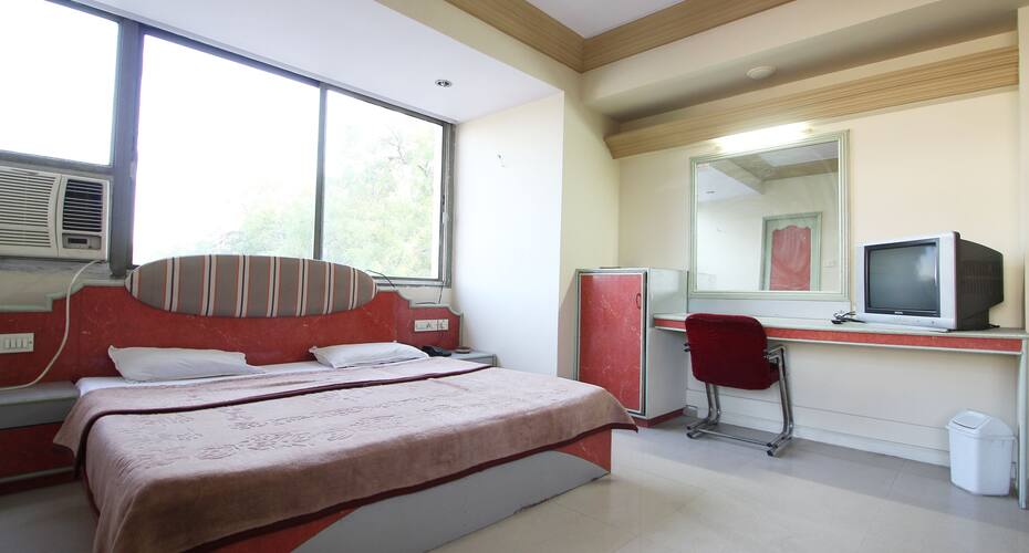 Hotel Peace, Ahmedabad 4